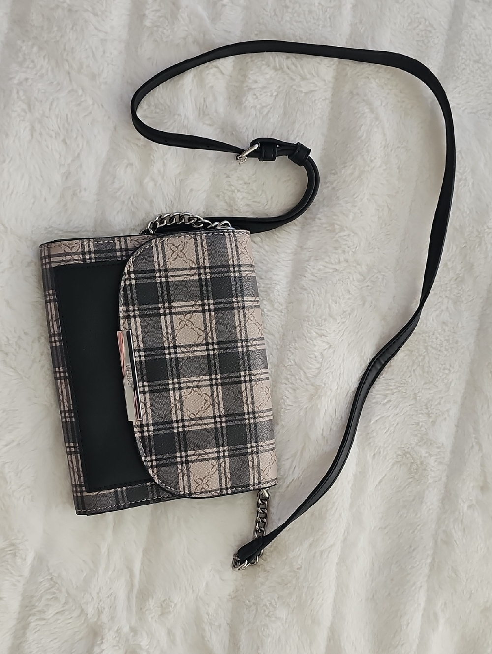 Nine West Plaid Crossbody Bag in Black and Cream. I accept offers.